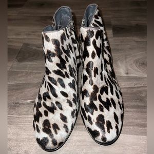 Sam Edelman gray black leopard animal print Winona boots booties size 7.5